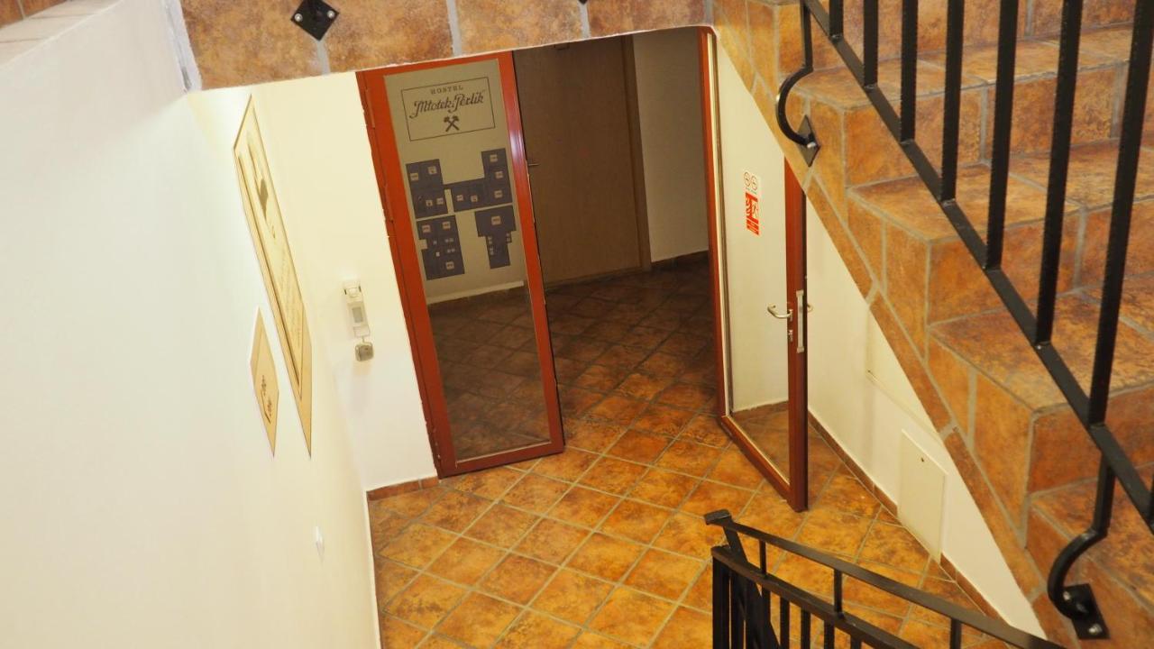Hostel Mlotek I Perlik ทานอฟสเก กูเร ภายนอก รูปภาพ